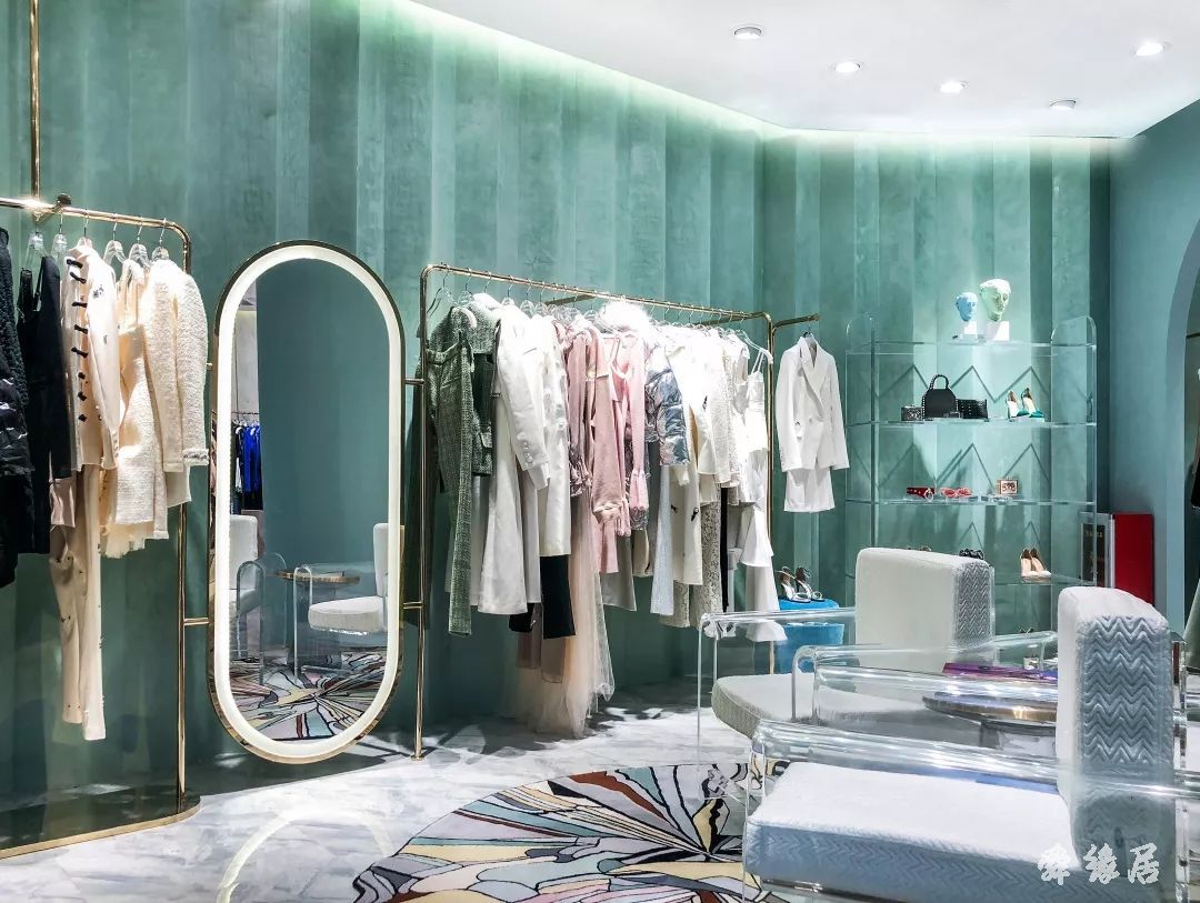 2022必火的服装店名(开女装店取什么名字好)